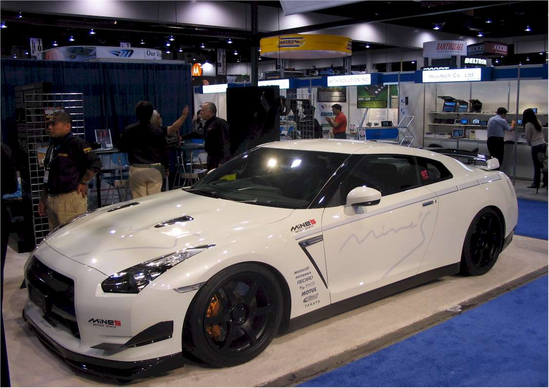 Nissan GTR.jpg (100881 bytes)