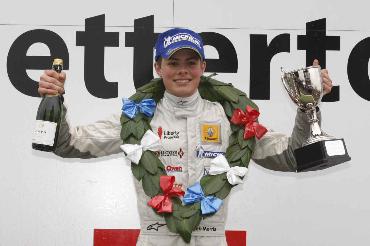 Seb Morris - Snetterton Podium.jpg (404828 bytes)