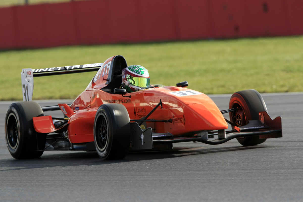 Seb Morris - 2012 Formula Renault BARC.jpg (325038 bytes)